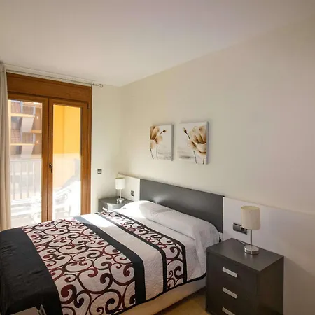 12 - Luxury Apartment *